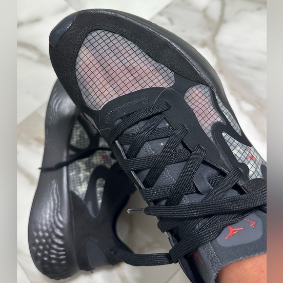 DN2647-060
Brand New 
Size US11,5 - Picture 3 of 8